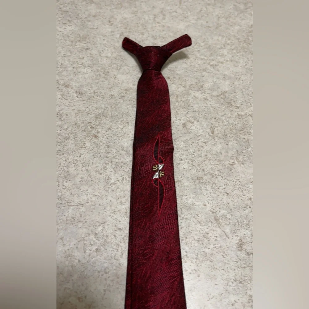 VINTAGE BOYS BURGUNDY CLIP ON TIE